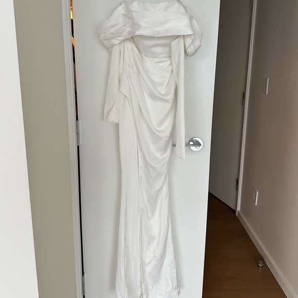 Wedding dress from PLT COLLECTION - Picture 2 of 2